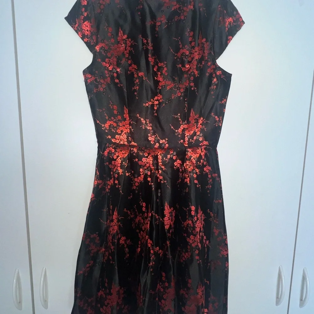 ModCloth VOODOO VIXEN Black Red Floral Brocade Fit & Flare Qipao Cheongsam NWT - Picture 2 of 4